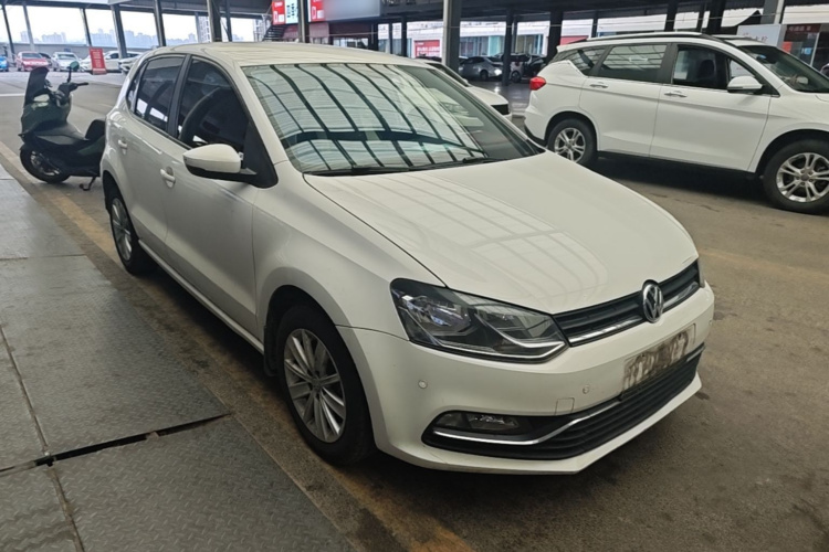 Volkswagen Polo 2016 car image #4