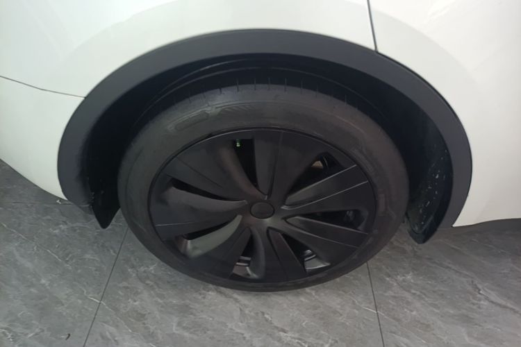 Tesla Model Y 2024 #10 Tesla Model Y 2024 car image #10