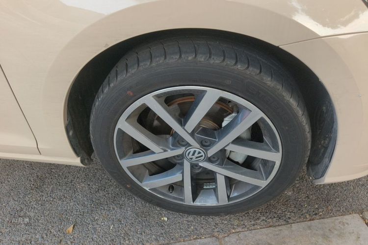 Volkswagen Golf 2019 car image #9