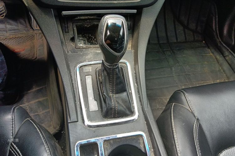 GEELY Emgrand 2016 car image #16