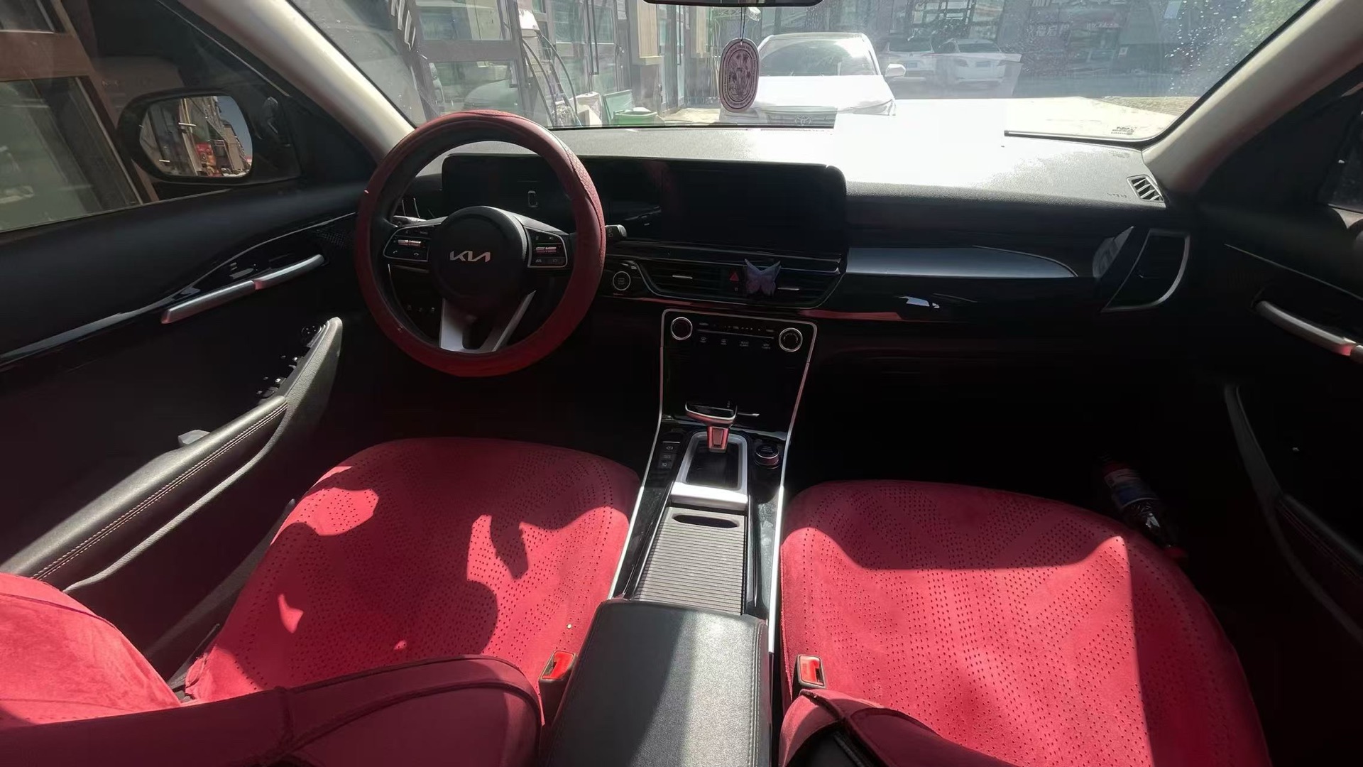 Kia Seltos 2025 immagine di auto #4