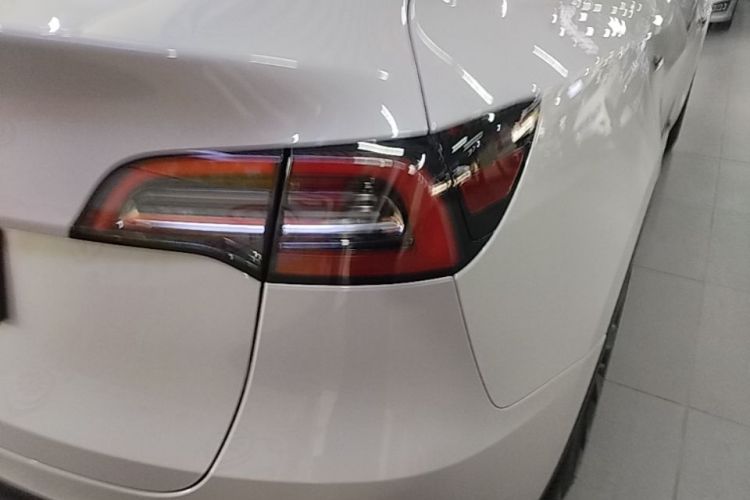 Tesla Model Y 2023 #8 Tesla Model Y 2023 car image #8