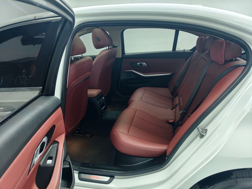 BMW i3 2023 immagine di auto #4