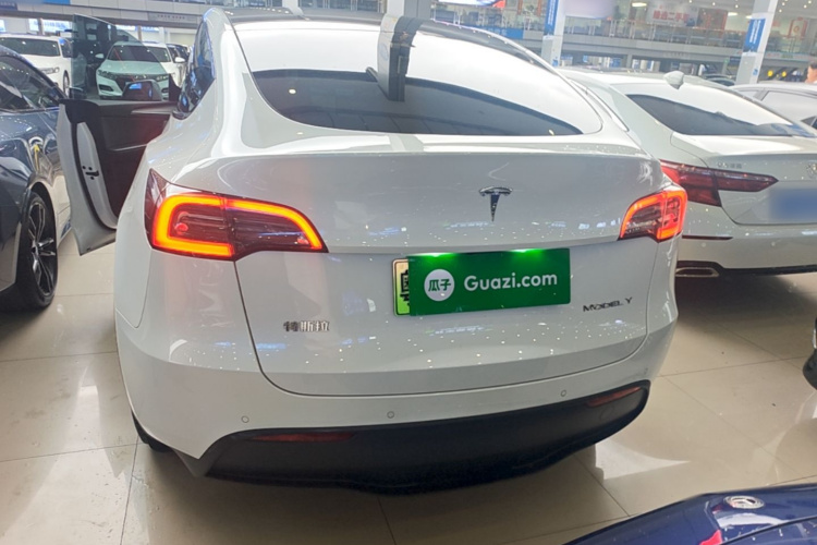 Tesla Model Y 2022 #6 Tesla Model Y 2022 immagine di auto #6