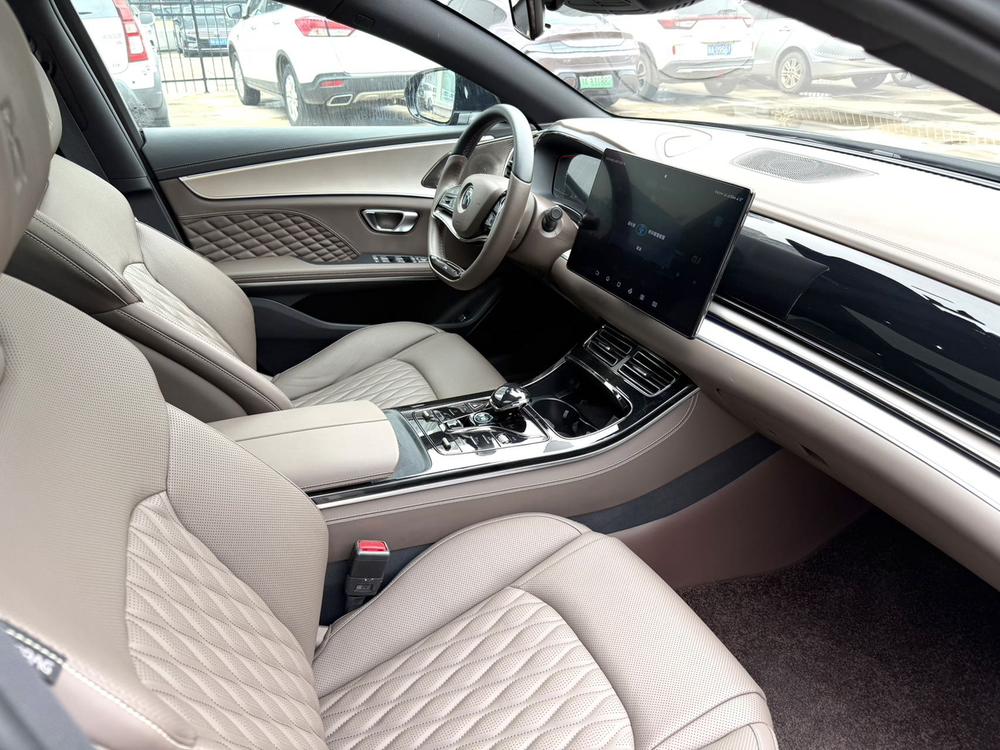 BYD Han 2023 car image #16