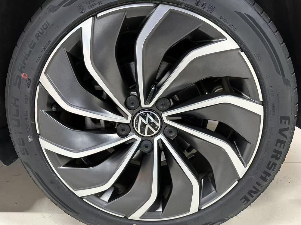 Volkswagen Golf 2022 car image #9