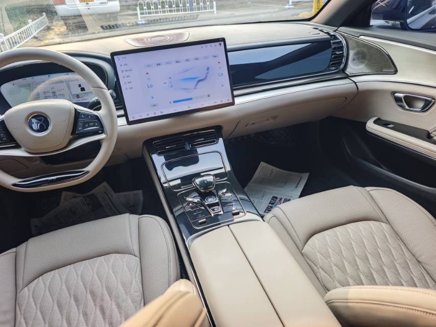 BYD Han 2024 car image #5