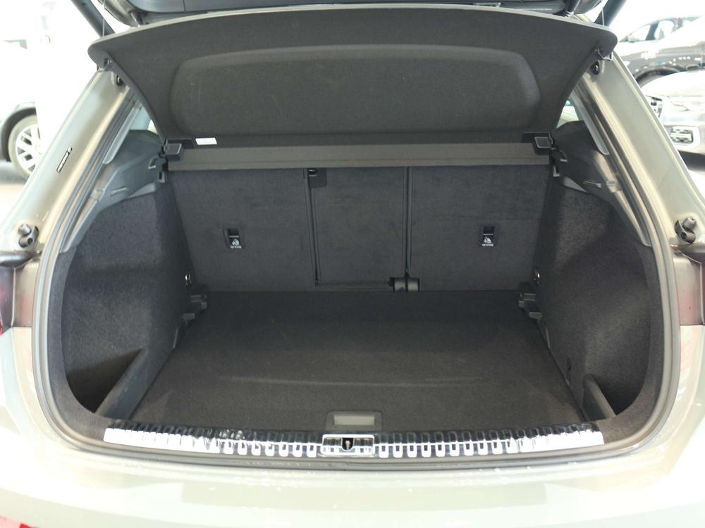 Audi Q3 2025 immagine di auto #11