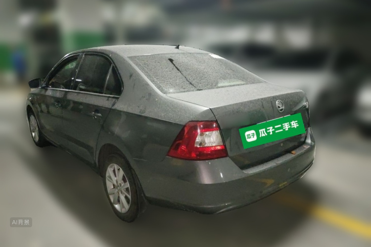 Skoda Rapid 2014 car image #5