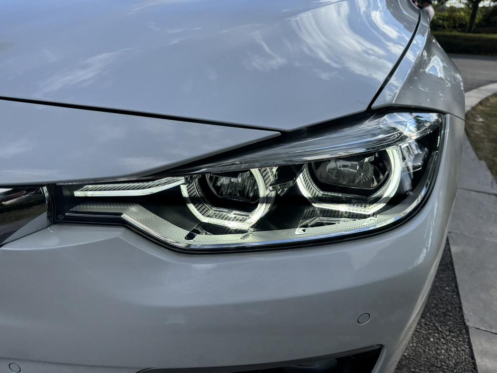 BMW 3 Series 2019 immagine di auto #9