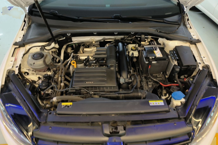 Volkswagen Golf 2020 car image #20