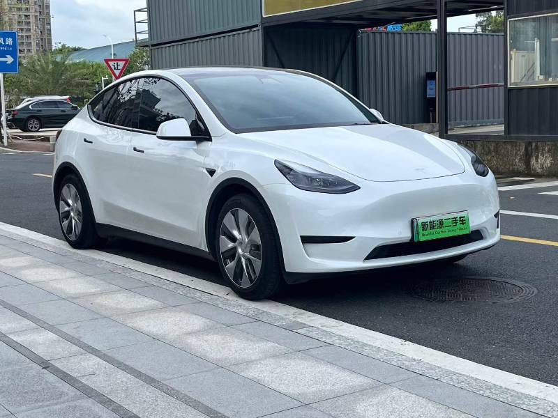 Tesla Model Y 2023 #3 Tesla Model Y 2023 car image #3