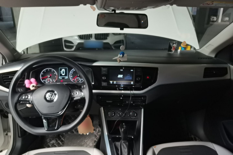 Volkswagen Polo 2020 car image #11