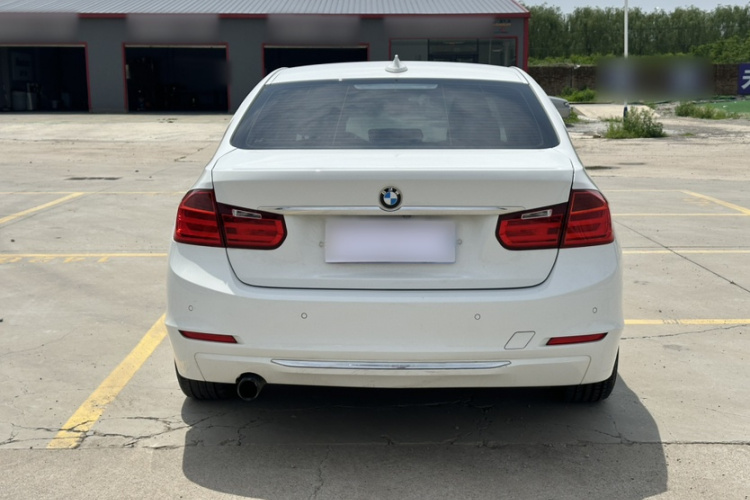 BMW 3 Series 2015 #3 BMW 3 Series 2015 car image #3