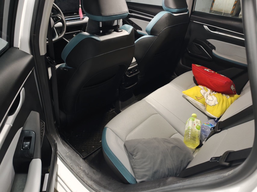 GEELY Emgrand 2023 immagine di auto #4