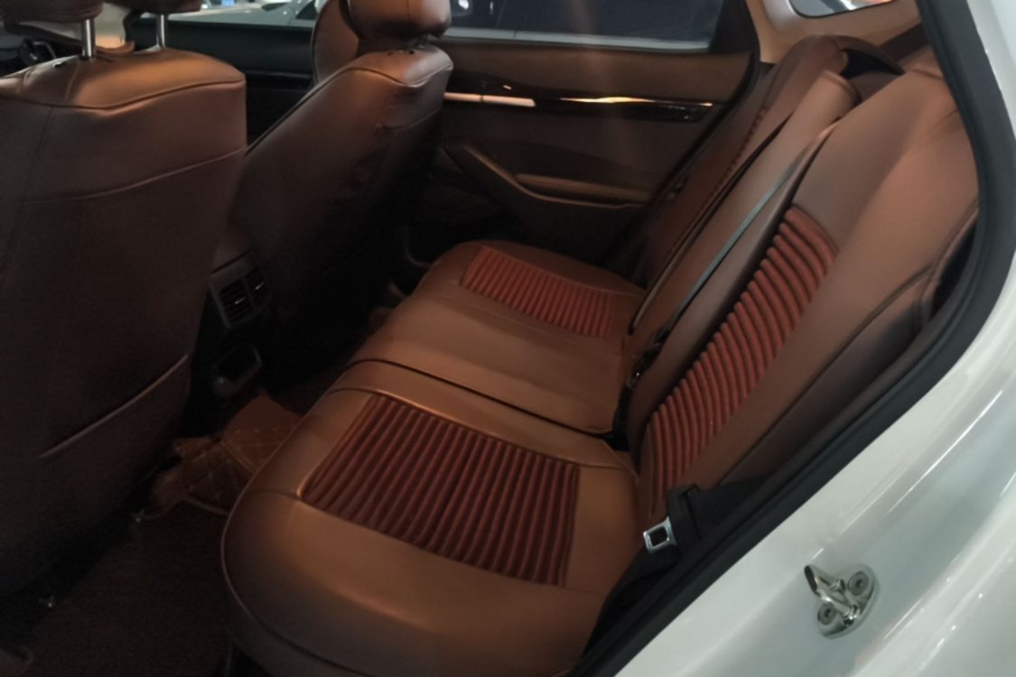 Kia Seltos 2025 car image #13