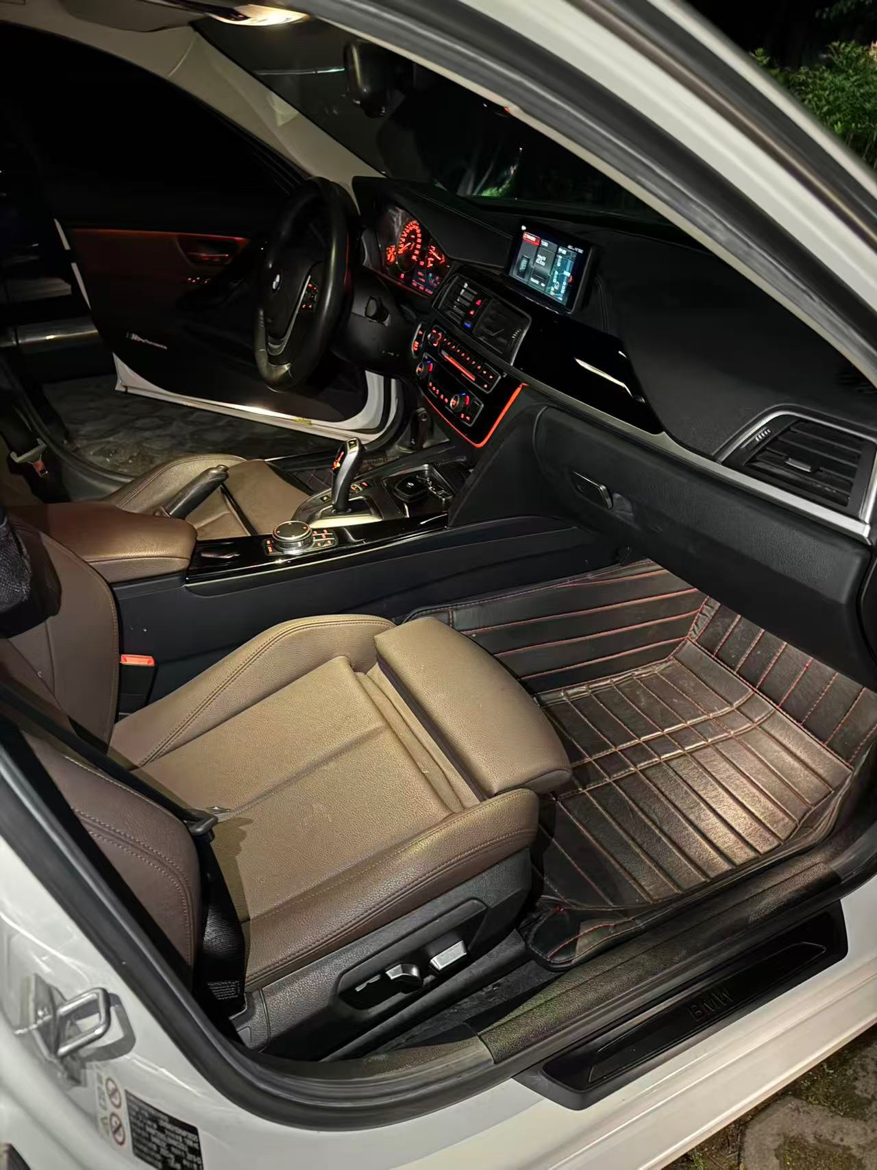 BMW 3 Series 2019 car image #9