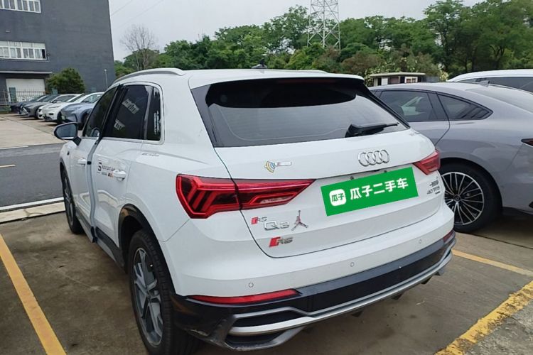 Audi Q3 2020 car image #5