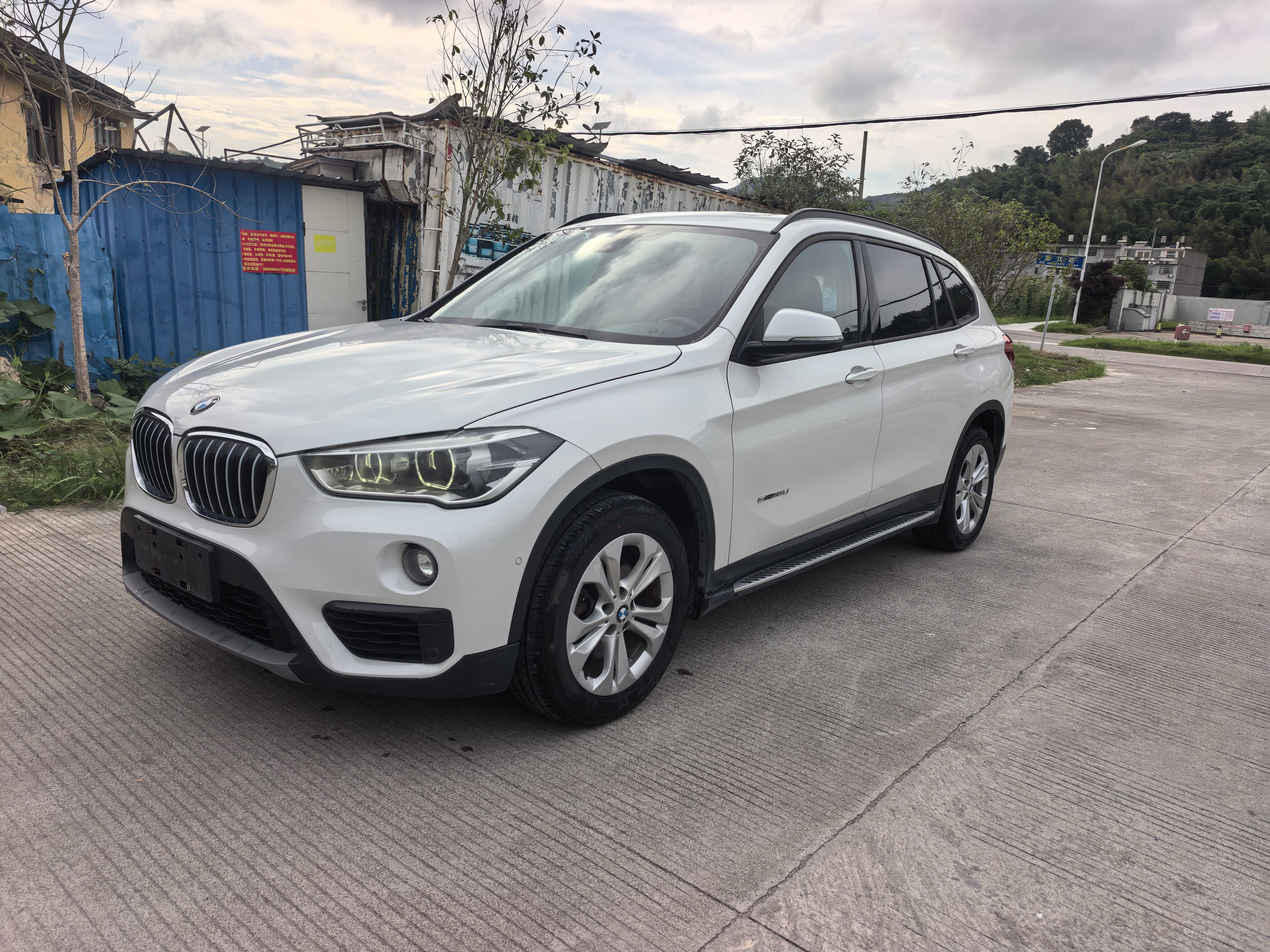 BMW X1 2017 BMW X1 2017 car image