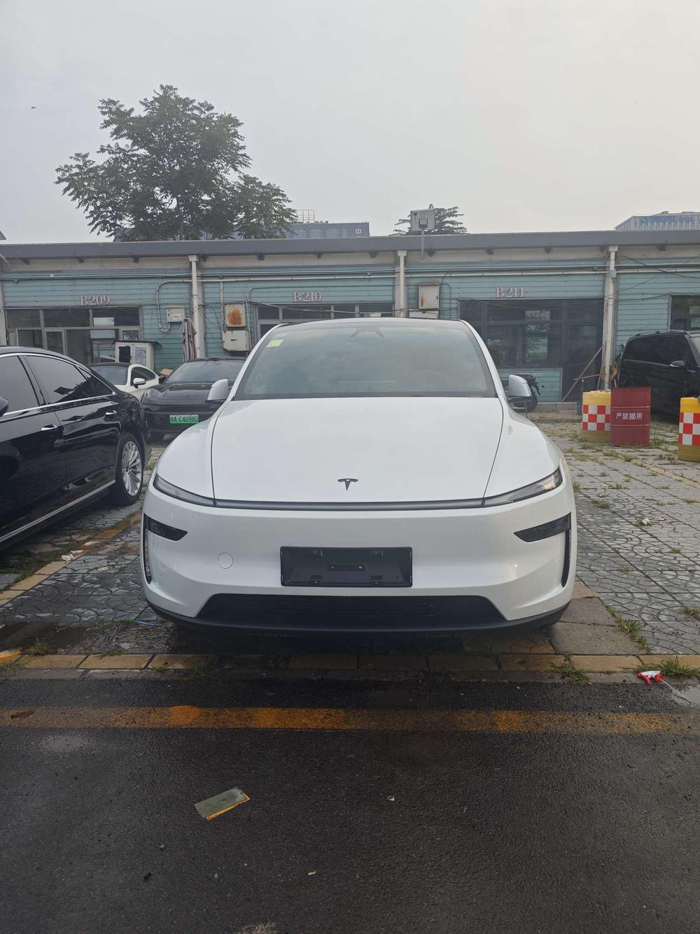 Tesla Model Y 2026 #2 Tesla Model Y 2026 immagine di auto #2
