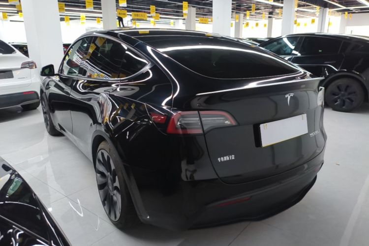 Tesla Model Y 2023 car image #5