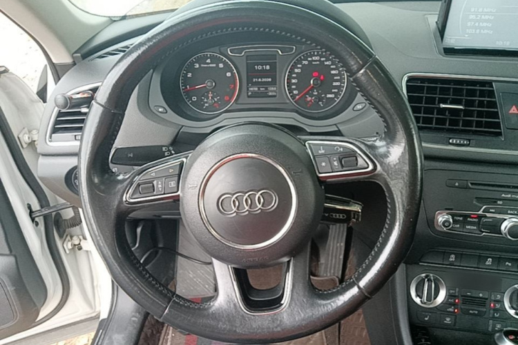 Audi Q3 2015 immagine di auto #11