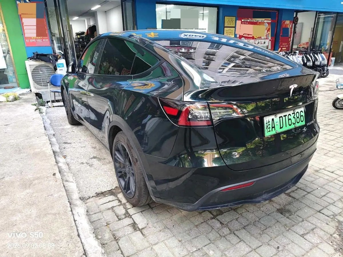 Tesla Model Y 2022 immagine di auto #3