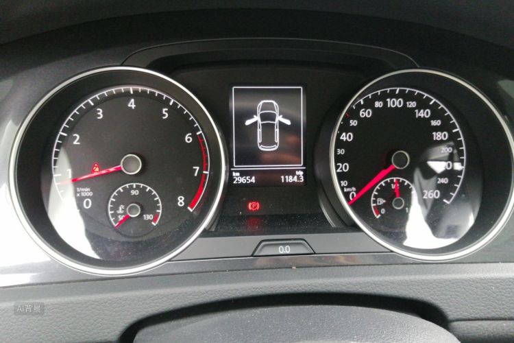 Volkswagen Golf 2019 car image #13