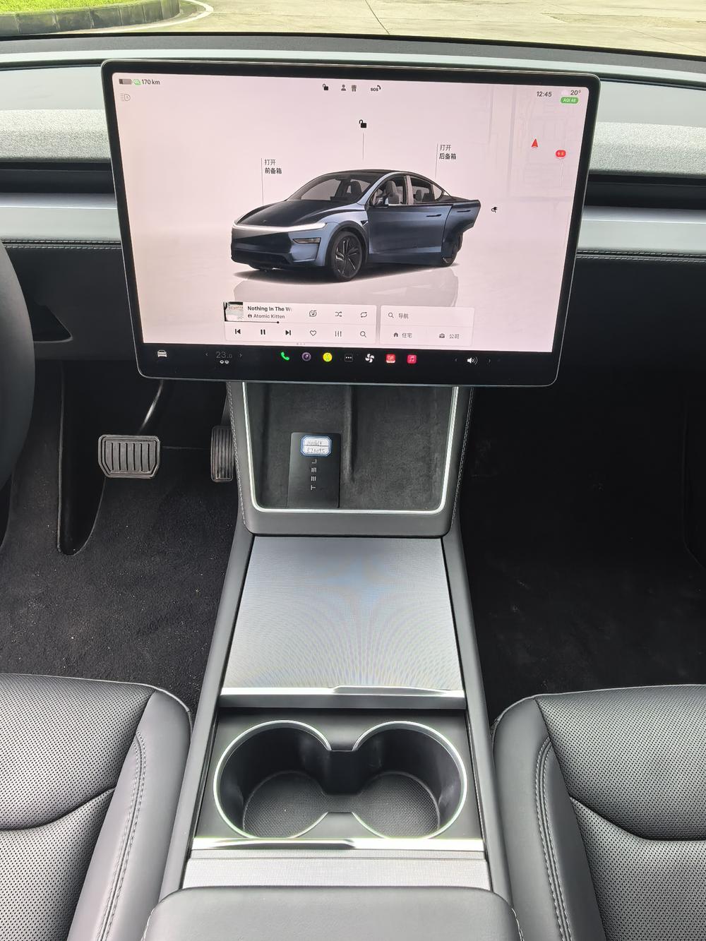Tesla Model Y 2025 #12 Tesla Model Y 2025 car image #12