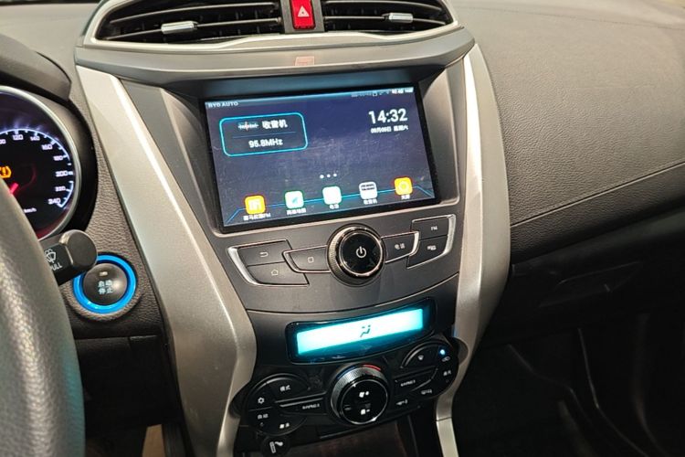 BYD Yuan New Energy 2019 car image #13