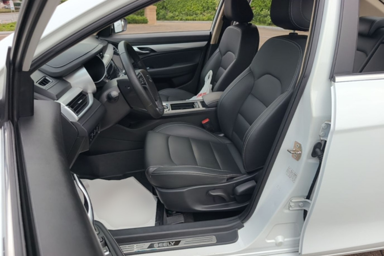 GEELY Emgrand 2019 car image #15