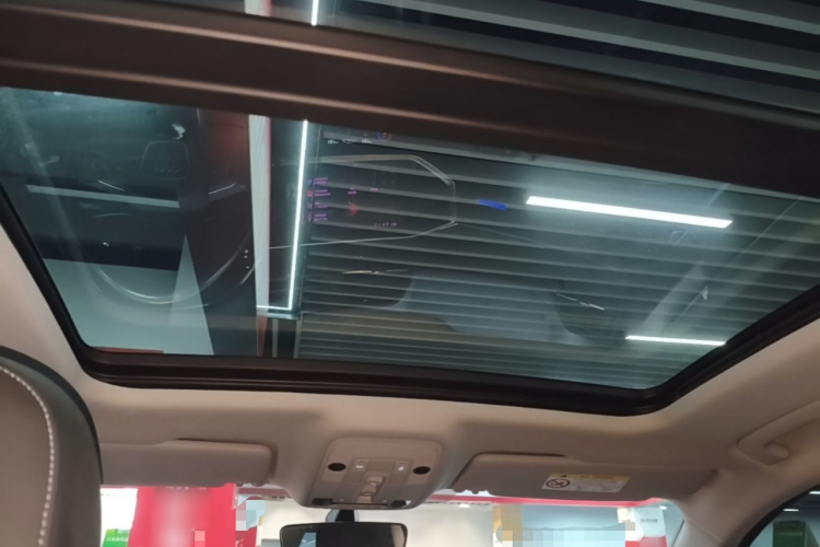 Audi Q3 2022 car image #20