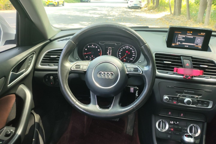 Audi Q3 2015 #15 Audi Q3 2015 car image #15