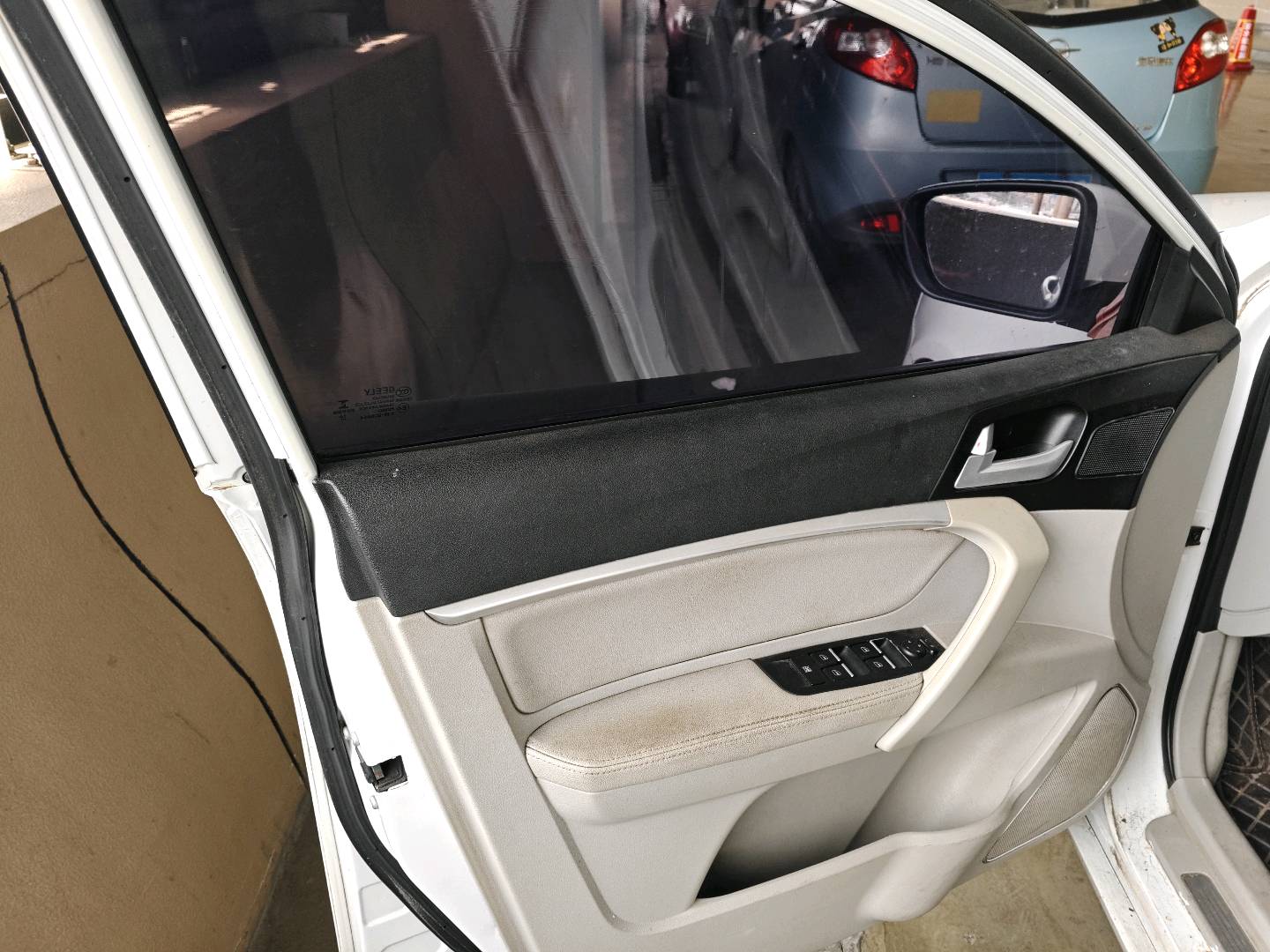 GEELY Emgrand 2014 car image #6