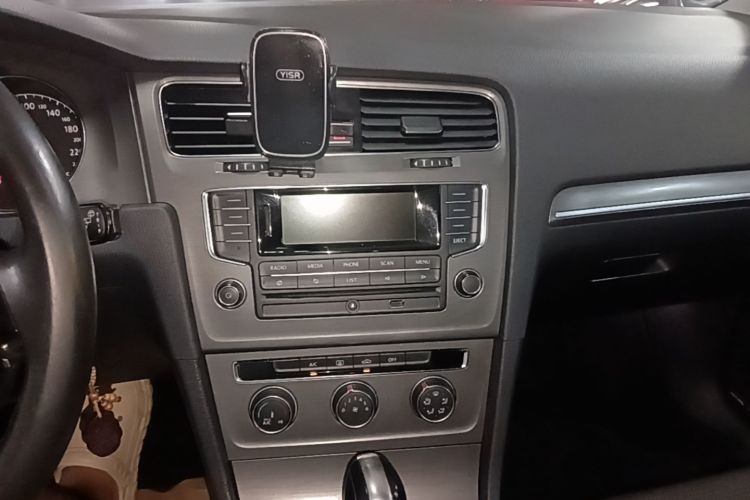 Volkswagen Golf 2015 car image #13