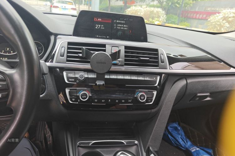 BMW 3 Series 2018 car image #15