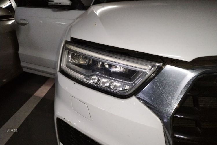 Audi Q3 2019 car image #8