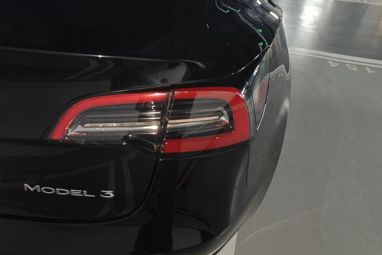 Tesla Model 3 2022 car image #8