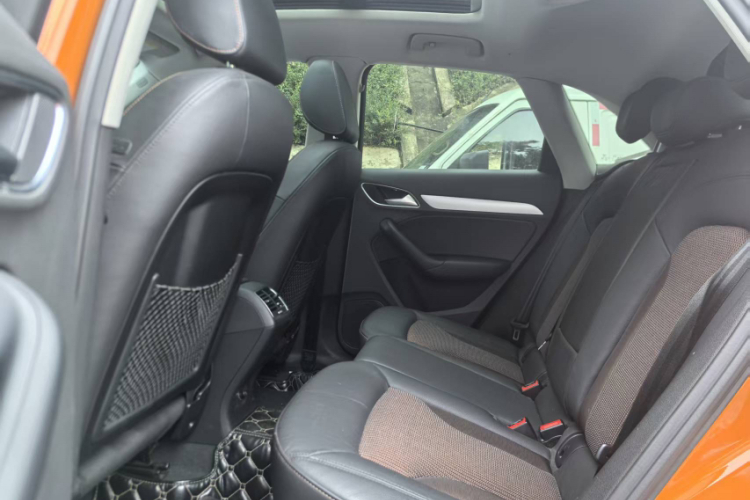 Audi Q3 2017 car image #13