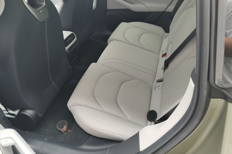 MI SU7 2025 car image #17