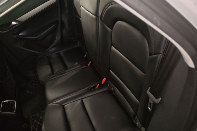 Audi Q3 2014 car image #13