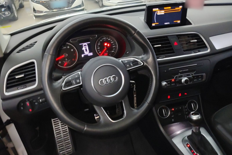 Audi Q3 2018 #15 Audi Q3 2018 car image #15