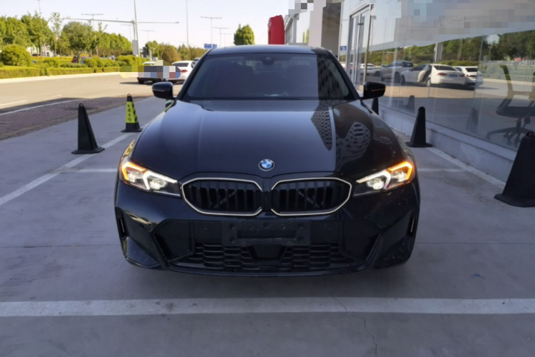 BMW 3 Series 2024 #3 BMW 3 Series 2024 immagine di auto #3