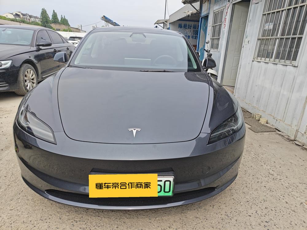 Tesla Model 3 2024 car image #2