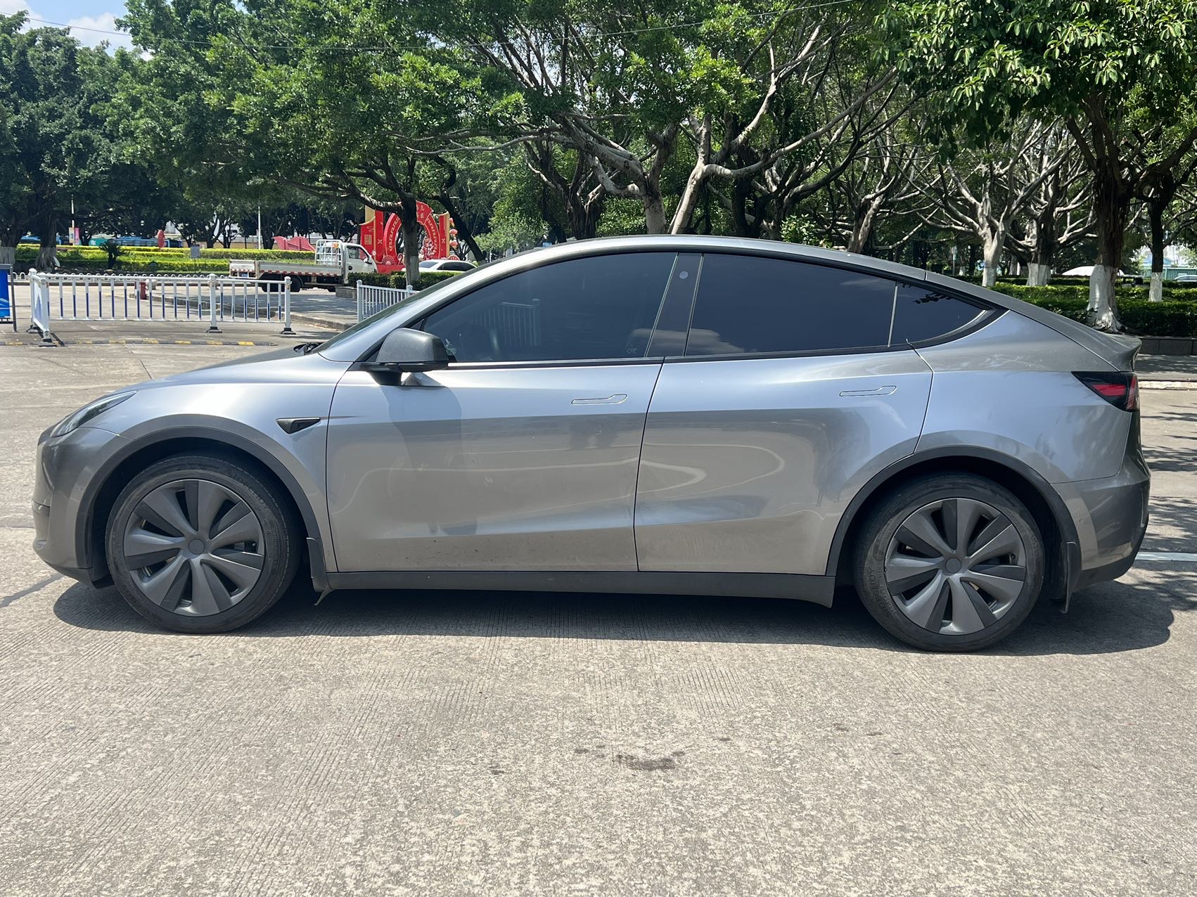 Tesla Model Y 2022 car image #3