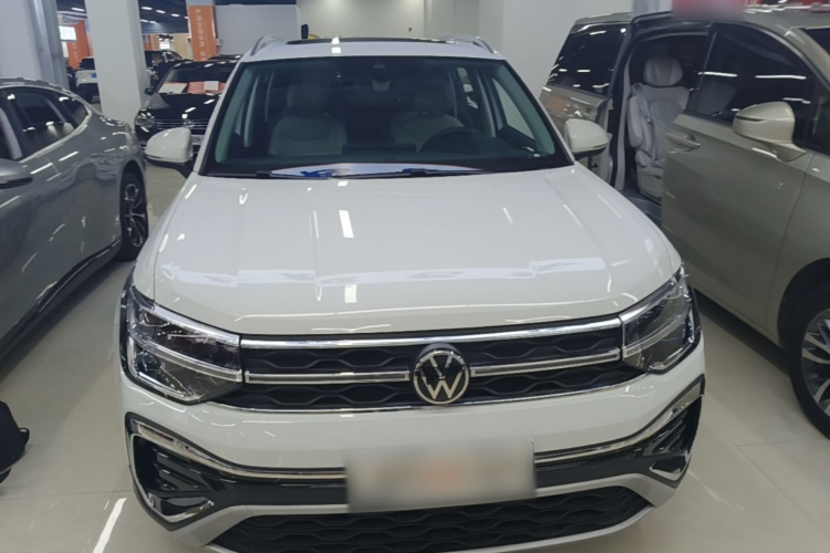 Volkswagen Tharu 2025 car image #3