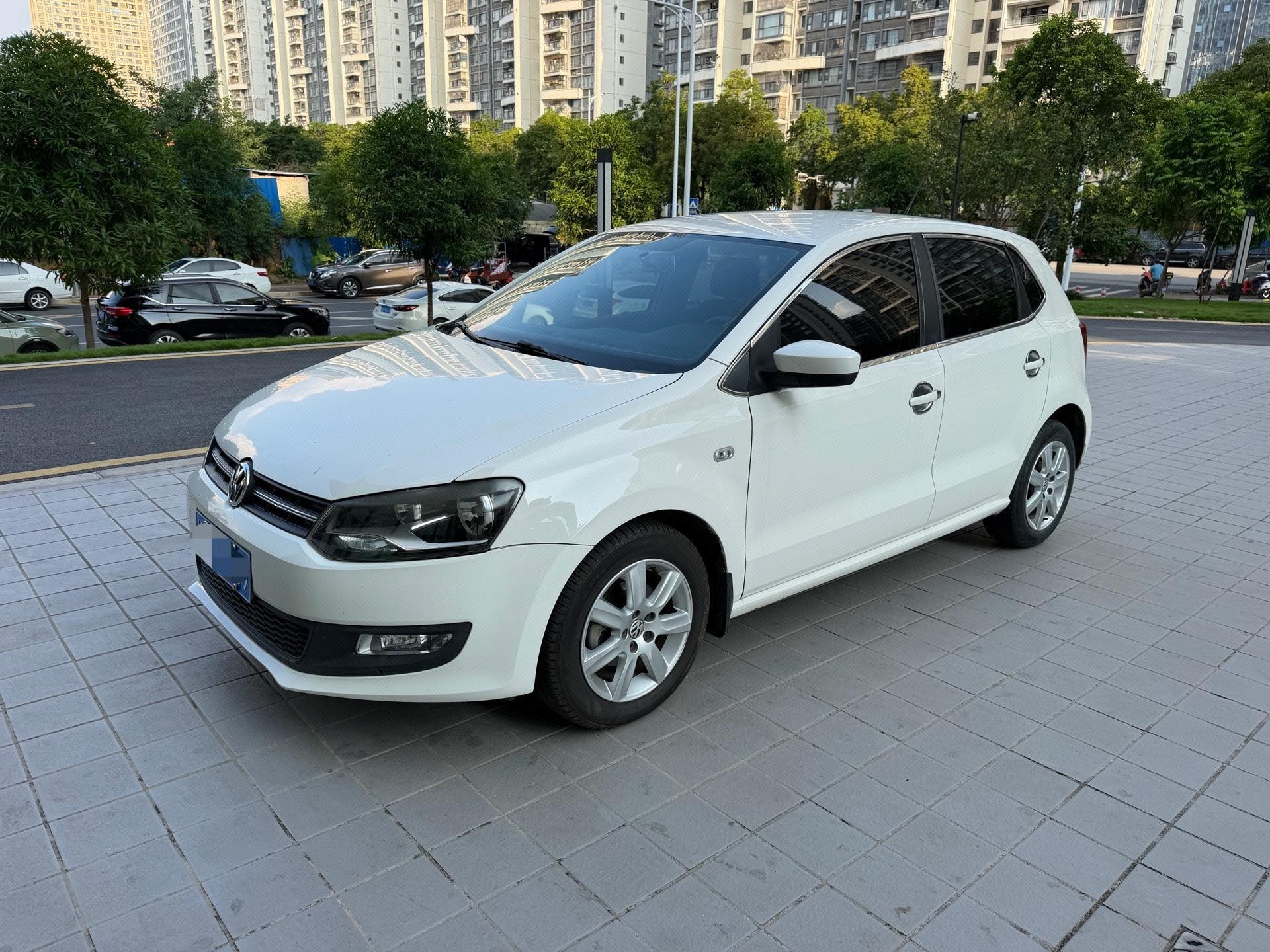 Volkswagen Polo 2013 Volkswagen Polo 2013 car image