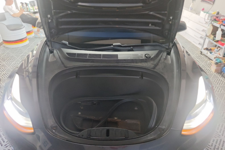 Tesla Model 3 2020 car image #22