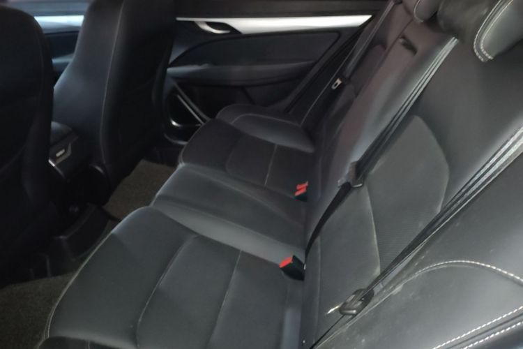 GEELY Emgrand 2018 car image #17