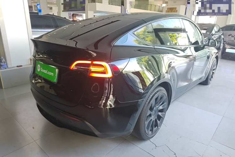 Tesla Model Y 2022 car image #5